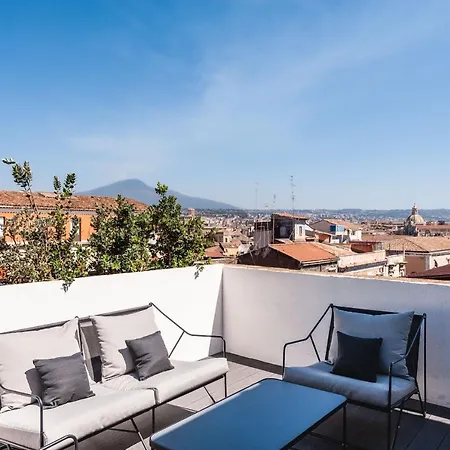 Apartment Grimaldi With Terrace By Wonderful Italy